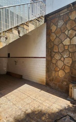 Casa à venda com 240m², 2 quartos e 2 vagasÁrea Comum