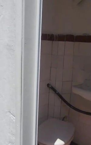 Casa à venda com 240m², 2 quartos e 2 vagasLavabo