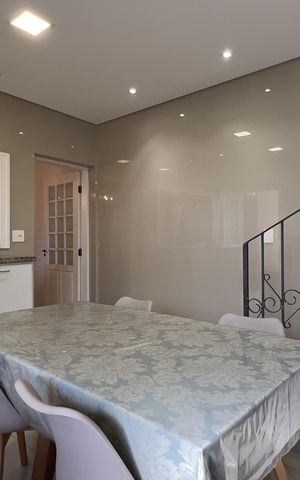 Casa à venda com 229m², 3 quartos e 2 vagas Casa à venda com 229m², 3 quartos e 2 vagasCozinha