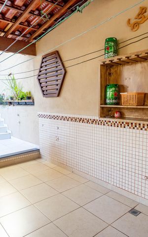 Casa à venda com 384m², 4 quartos e 2 vagas Casa à venda com 384m², 4 quartos e 2 vagasÀrea externa