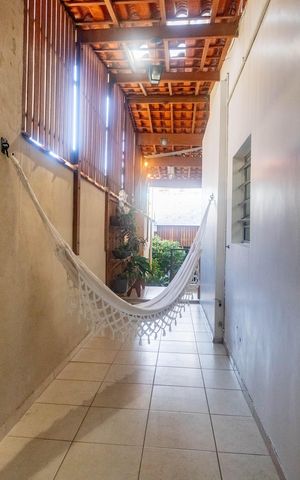 Casa à venda com 384m², 4 quartos e 2 vagas Casa à venda com 384m², 4 quartos e 2 vagasCorredor externo