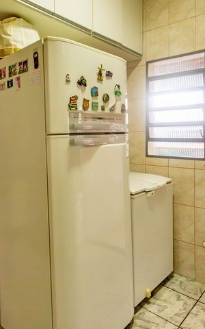 Casa à venda com 384m², 4 quartos e 2 vagas Casa à venda com 384m², 4 quartos e 2 vagasCasa 1 - Cozinha