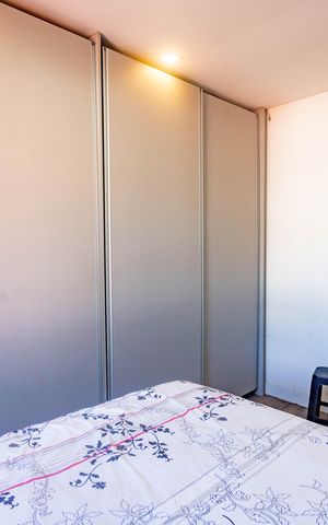 Casa à venda com 384m², 4 quartos e 2 vagas Casa à venda com 384m², 4 quartos e 2 vagasCasa 2 - Quarto 2