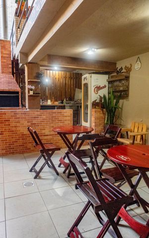 Casa à venda com 384m², 4 quartos e 2 vagas Casa à venda com 384m², 4 quartos e 2 vagasÁrea de lazer
