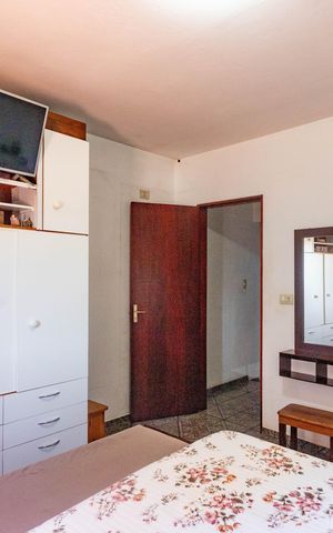 Casa à venda com 384m², 4 quartos e 2 vagas Casa à venda com 384m², 4 quartos e 2 vagasCasa 1 - Quarto 1