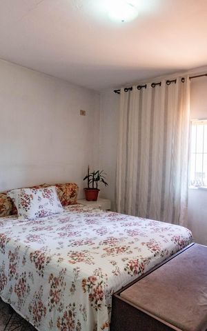 Casa à venda com 384m², 4 quartos e 2 vagas Casa à venda com 384m², 4 quartos e 2 vagasCasa 1 - Quarto 1