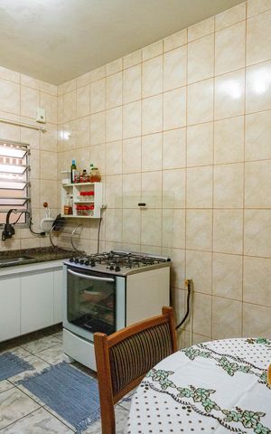 Casa à venda com 384m², 4 quartos e 2 vagas Casa à venda com 384m², 4 quartos e 2 vagasCasa 1 - Cozinha