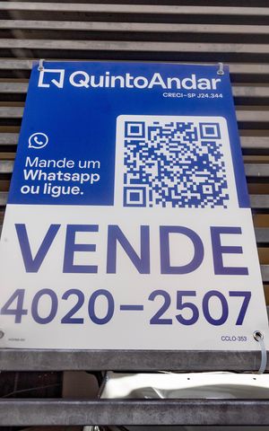 Casa à venda com 384m², 4 quartos e 2 vagas Casa à venda com 384m², 4 quartos e 2 vagasPlaca