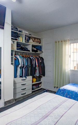 Casa à venda com 384m², 4 quartos e 2 vagas Casa à venda com 384m², 4 quartos e 2 vagasCasa 1 - Quarto 2