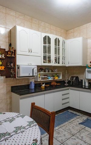 Casa à venda com 384m², 4 quartos e 2 vagas Casa à venda com 384m², 4 quartos e 2 vagasCasa 1 - Cozinha