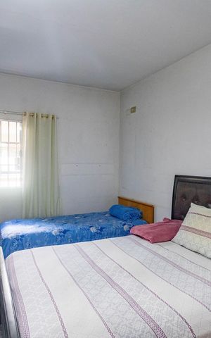 Casa à venda com 384m², 4 quartos e 2 vagas Casa à venda com 384m², 4 quartos e 2 vagasCasa 1 - Quarto 2
