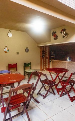 Casa à venda com 384m², 4 quartos e 2 vagas Casa à venda com 384m², 4 quartos e 2 vagasÁrea de lazer