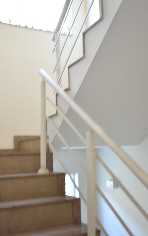 Casa à venda com 400m², 4 quartos e 6 vagasEscada 3