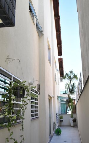 Casa à venda com 400m², 4 quartos e 6 vagasCorredor externo