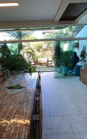 Casa à venda com 400m², 4 quartos e 6 vagas