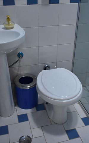 Casa à venda com 400m², 4 quartos e 6 vagasBanheiro area gourmet