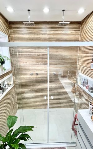 Casa à venda com 480m², 5 quartos e 5 vagas Casa à venda com 480m², 5 quartos e 5 vagasBanheiro da Suíte 1