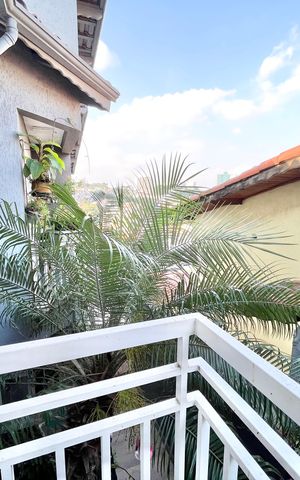 Casa à venda com 480m², 5 quartos e 5 vagas Casa à venda com 480m², 5 quartos e 5 vagasQuarto 2 - Suíte Varanda