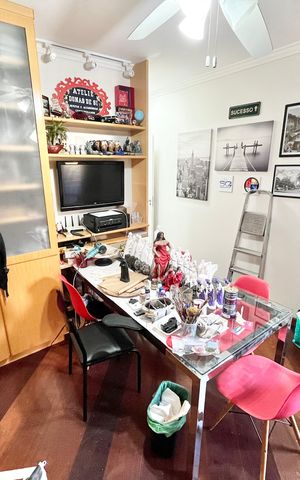 Casa à venda com 480m², 5 quartos e 5 vagas Casa à venda com 480m², 5 quartos e 5 vagasQuarto 2 - Suíte