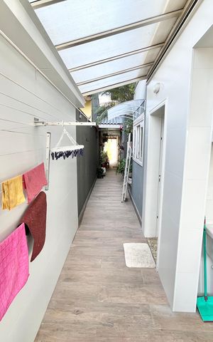 Casa à venda com 480m², 5 quartos e 5 vagas Casa à venda com 480m², 5 quartos e 5 vagasCorredor