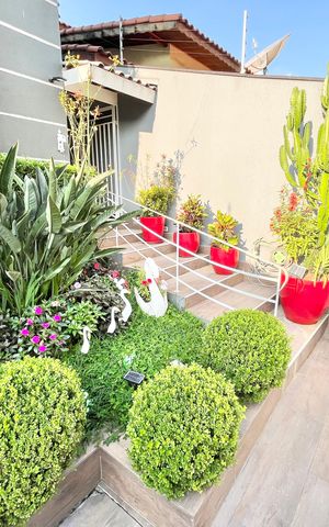 Casa à venda com 480m², 5 quartos e 5 vagas Casa à venda com 480m², 5 quartos e 5 vagasJardim