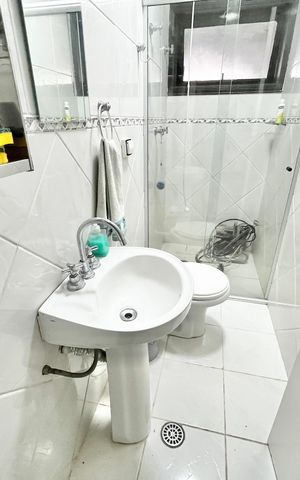 Casa à venda com 480m², 5 quartos e 5 vagas Casa à venda com 480m², 5 quartos e 5 vagasBanheiro da Garagem