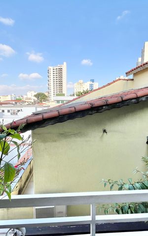 Casa à venda com 480m², 5 quartos e 5 vagas Casa à venda com 480m², 5 quartos e 5 vagasQuarto 3 - Suíte Varanda