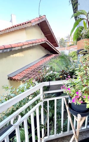 Casa à venda com 480m², 5 quartos e 5 vagas Casa à venda com 480m², 5 quartos e 5 vagasQuarto 3 - Suíte Varanda