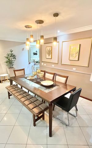 Casa à venda com 480m², 5 quartos e 5 vagas Casa à venda com 480m², 5 quartos e 5 vagasSala