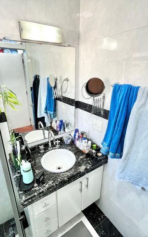 Casa à venda com 480m², 5 quartos e 5 vagas Casa à venda com 480m², 5 quartos e 5 vagasBanheiro da Suíte 4