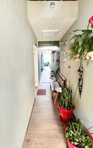 Casa à venda com 480m², 5 quartos e 5 vagas Casa à venda com 480m², 5 quartos e 5 vagasCorredor