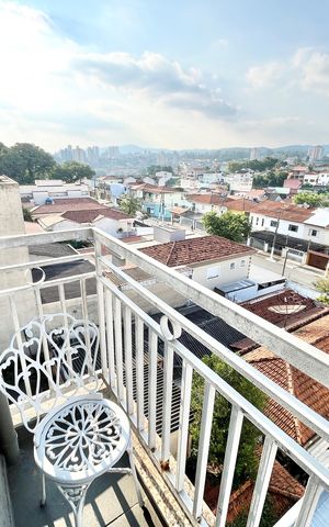 Casa à venda com 480m², 5 quartos e 5 vagas Casa à venda com 480m², 5 quartos e 5 vagasQuarto 4 - Suíte Varanda