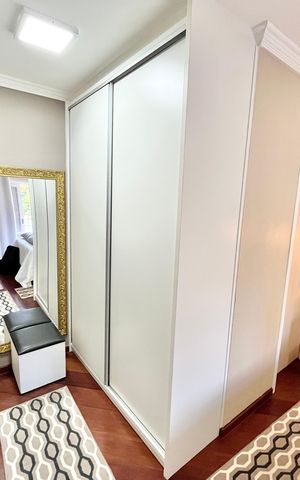 Casa à venda com 480m², 5 quartos e 5 vagas Casa à venda com 480m², 5 quartos e 5 vagasQuarto 1 - Suíte