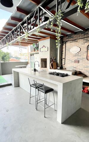 Casa à venda com 480m², 5 quartos e 5 vagas Casa à venda com 480m², 5 quartos e 5 vagasÁrea gourmet