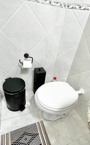 Casa à venda com 480m², 5 quartos e 5 vagas Casa à venda com 480m², 5 quartos e 5 vagasÁrea gourmet Banheiro