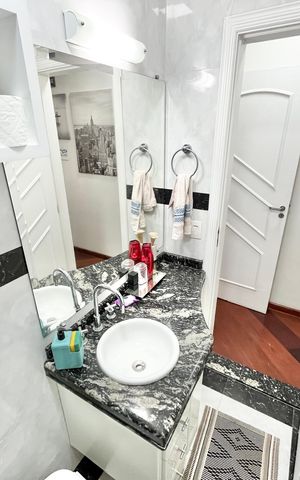 Casa à venda com 480m², 5 quartos e 5 vagas Casa à venda com 480m², 5 quartos e 5 vagasBanheiro da Suíte 2