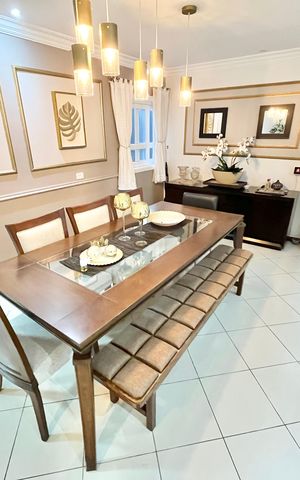 Casa à venda com 480m², 5 quartos e 5 vagas Casa à venda com 480m², 5 quartos e 5 vagasSala