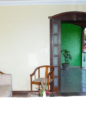 Casa à venda com 220m², 1 quarto e 1 vagaSala