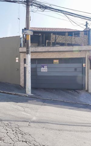 Casa para alugar com 120m², 3 quartos e 5 vagasFachada