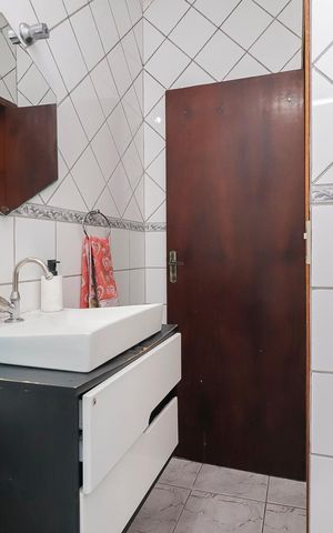 Casa para alugar com 120m², 3 quartos e 5 vagasBanheiro