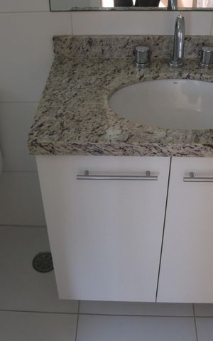 Apartamento para alugar com 65m², 2 quartos e 1 vagaBanheiro 1