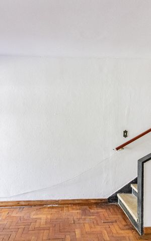 Casa à venda com 160m², 3 quartos e 1 vaga Casa à venda com 160m², 3 quartos e 1 vagaSala