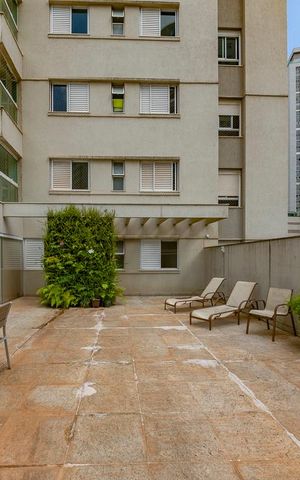 Apartamento para alugar com 306m², 4 quartos e 3 vagas Apartamento para alugar com 306m², 4 quartos e 3 vagasÁrea externa privativa