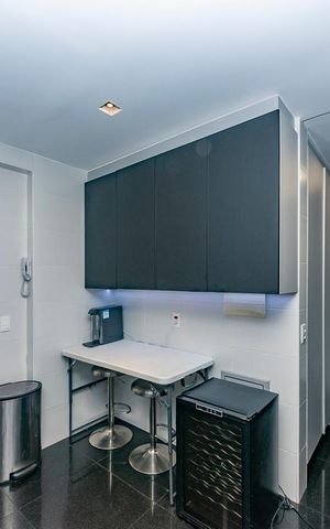 Apartamento para alugar com 306m², 4 quartos e 3 vagas Apartamento para alugar com 306m², 4 quartos e 3 vagasCozinha