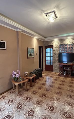 Casa à venda com 204m², 3 quartos e sem vagaSala