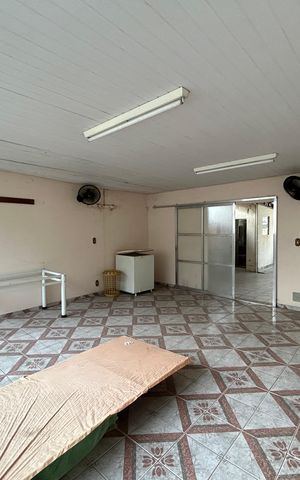 Casa à venda com 204m², 3 quartos e sem vagaÁrea comum - Salão de festas