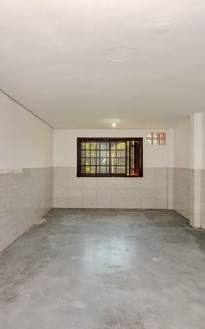 Casa à venda com 299m², 4 quartos e 4 vagas Casa à venda com 299m², 4 quartos e 4 vagasQuarto 1