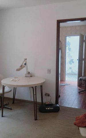 Casa à venda com 100m², 3 quartos e 2 vagas Casa à venda com 100m², 3 quartos e 2 vagasSala