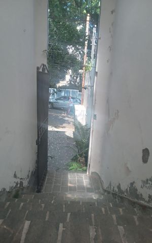 Casa à venda com 100m², 3 quartos e 2 vagas Casa à venda com 100m², 3 quartos e 2 vagasÁrea externa