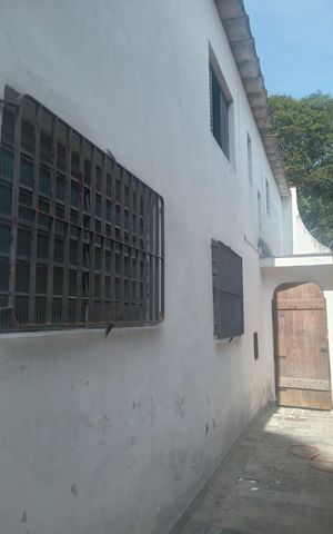 Casa à venda com 100m², 3 quartos e 2 vagas Casa à venda com 100m², 3 quartos e 2 vagasÁrea externa
